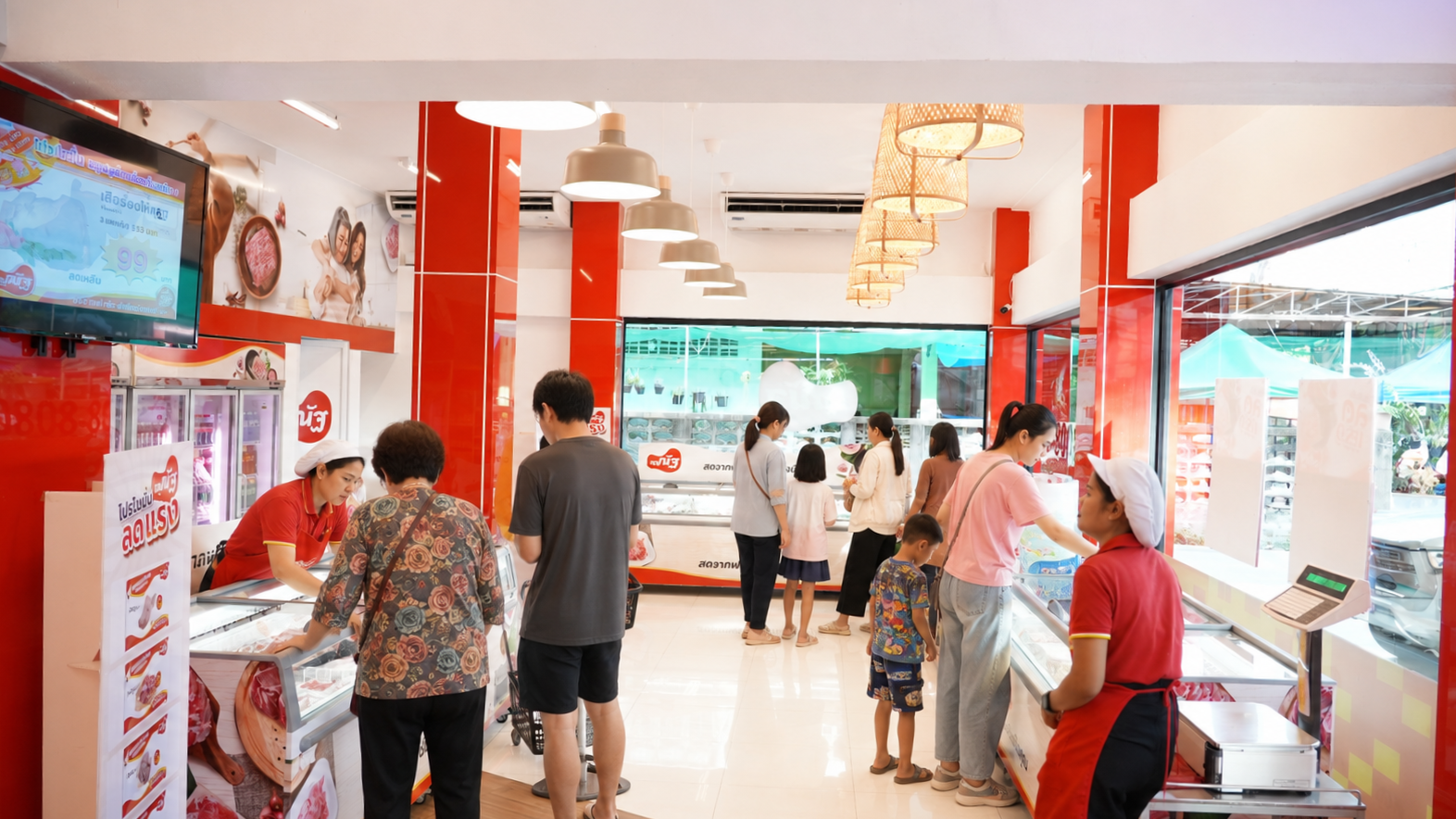 บรรยากาศภายในร้านสะดวกซื้อหมูณัฐ และการบริการที่อบอุ่น